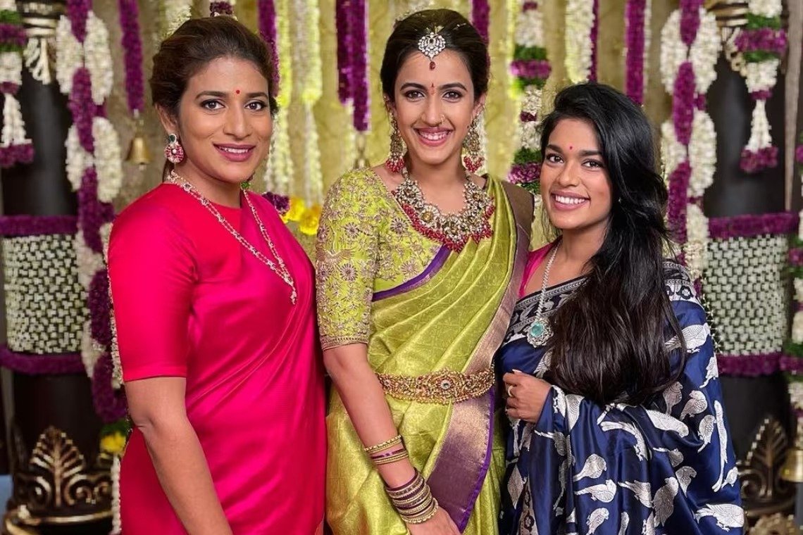 మెగా ఫ్యామిలీలో పవన్ కళ్యాణ్ ,శ్రీజ ,నిహారికల విడాకుల సస్పెన్స్ .... కారణం ???? 2 మెగా ఫ్యామిలీలో పవన్ కళ్యాణ్ ,శ్రీజ ,నిహారికల విడాకుల సస్పెన్స్ .... కారణం ????
