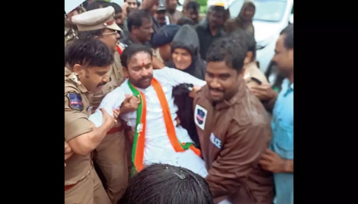 తన నిర్బంధంపై రాష్ట్రపతి, స్పీకర్కి కిషన్ ఫిర్యాదు 3 తన నిర్బంధంపై రాష్ట్రపతి, స్పీకర్కి కిషన్ ఫిర్యాదు