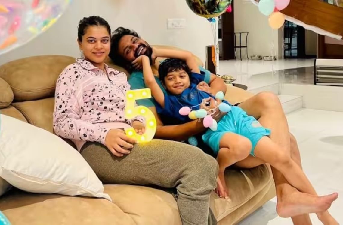 ఎమోషనల్ అవుతున్న మంచు మనోజ్.. ఏమైందంటే..? 2 ఎమోషనల్ అవుతున్న మంచు మనోజ్.. ఏమైందంటే..?