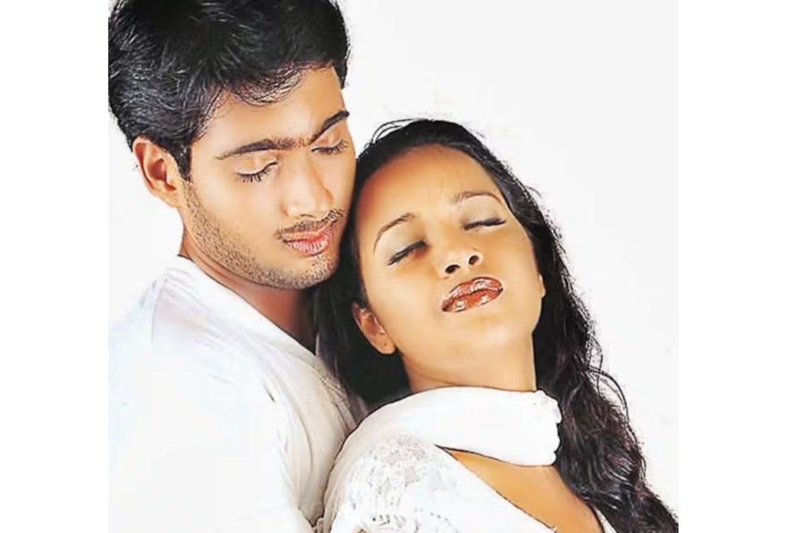“మనసంతా నువ్వే” స్క్రిప్ట్ మహేష్ బాబుకు చేరకుండా కుట్ర చేసింది ఎవరు..? 2 “మనసంతా నువ్వే” స్క్రిప్ట్ మహేష్ బాబుకు చేరకుండా కుట్ర చేసింది ఎవరు..?