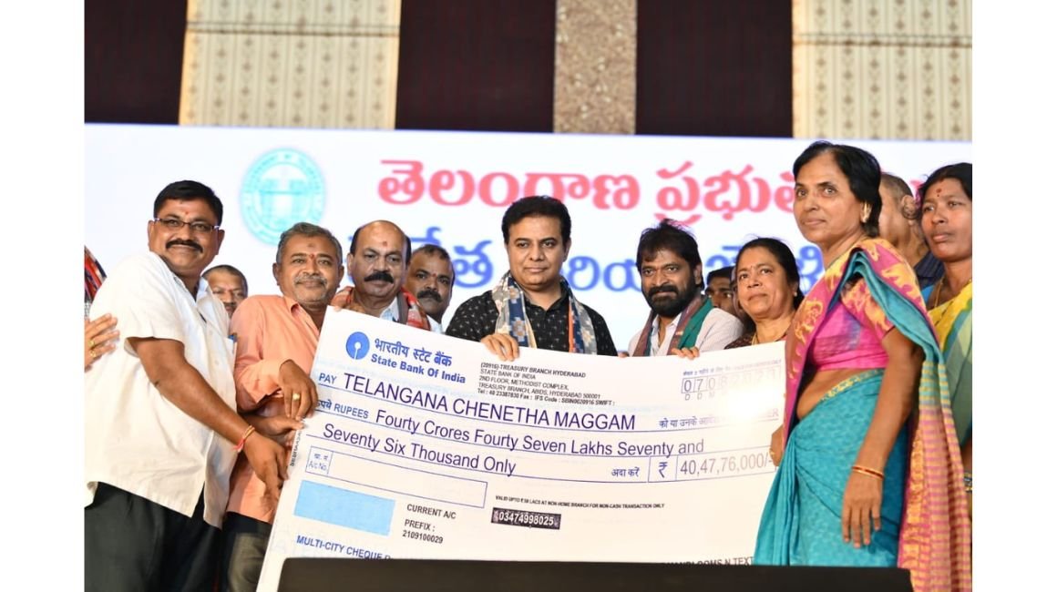 జాతీయ చేనేత దినోత్సవం సందర్భంగా చేనేతలకు కేటీఆర్ శుభవార్త 2 జాతీయ చేనేత దినోత్సవం సందర్భంగా చేనేతలకు కేటీఆర్ శుభవార్త