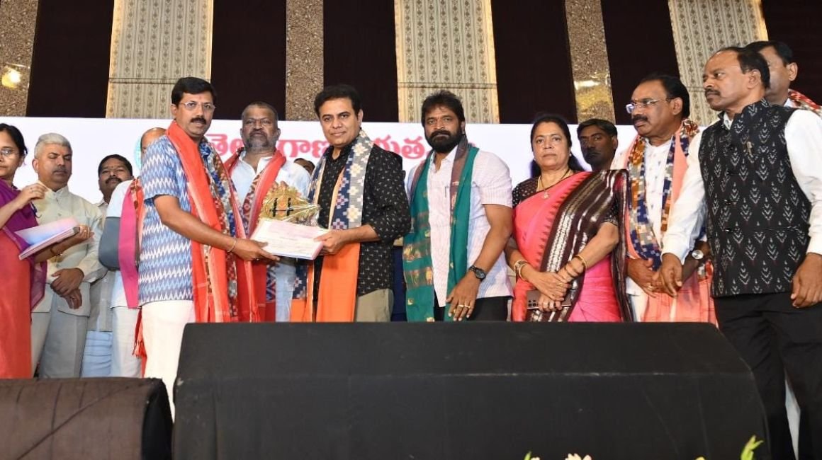 జాతీయ చేనేత దినోత్సవం సందర్భంగా చేనేతలకు కేటీఆర్ శుభవార్త 5 జాతీయ చేనేత దినోత్సవం సందర్భంగా చేనేతలకు కేటీఆర్ శుభవార్త