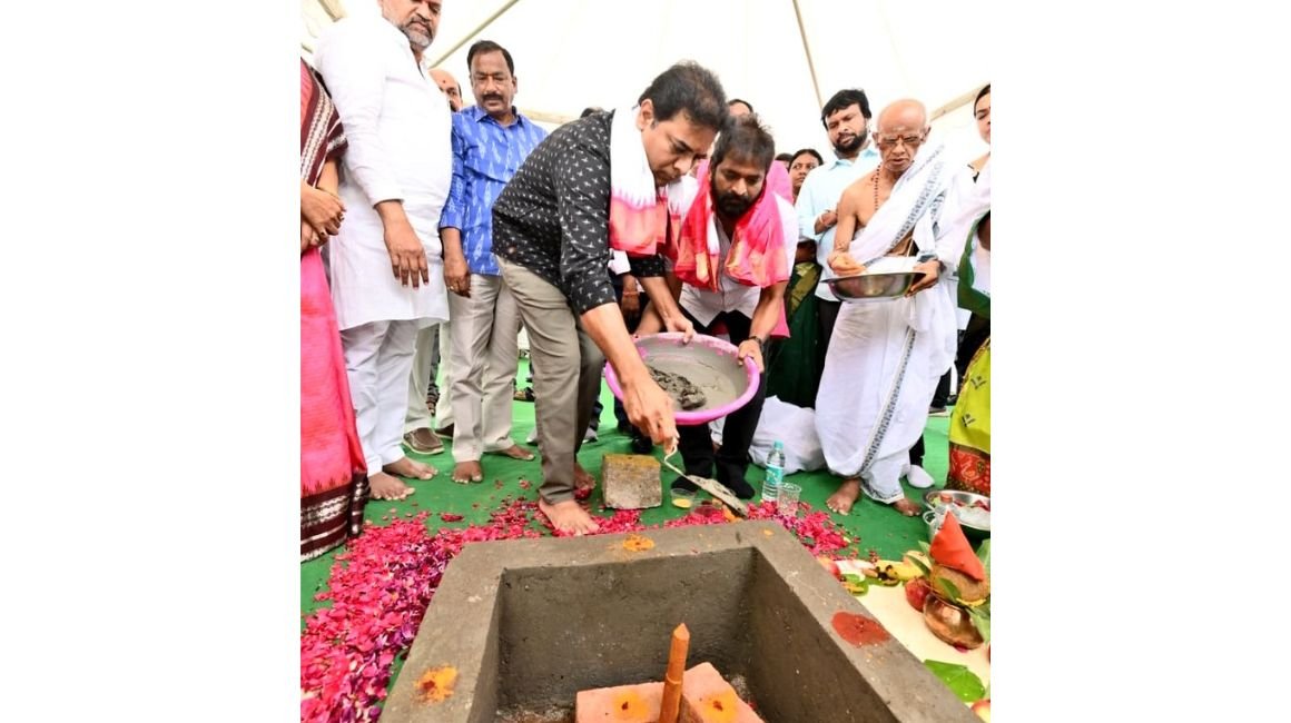 జాతీయ చేనేత దినోత్సవం సందర్భంగా చేనేతలకు కేటీఆర్ శుభవార్త 3 జాతీయ చేనేత దినోత్సవం సందర్భంగా చేనేతలకు కేటీఆర్ శుభవార్త